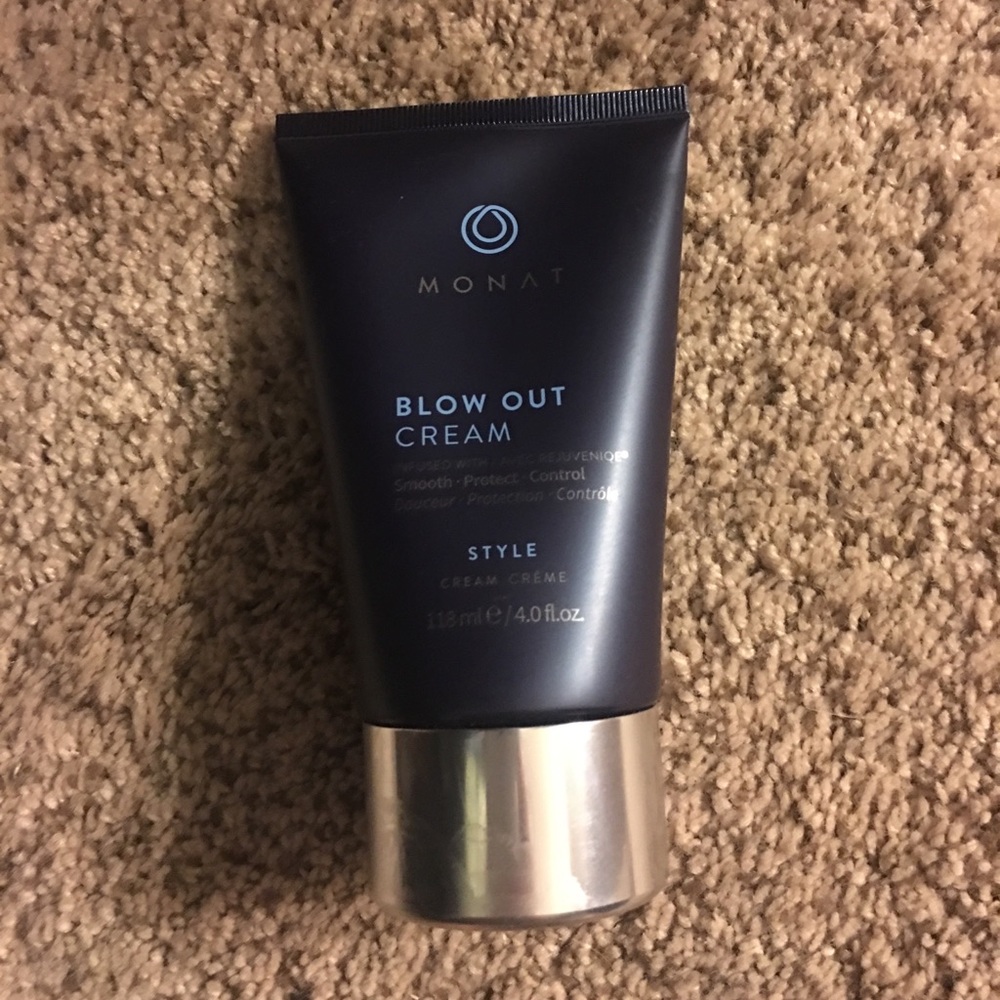 Brand New Monat blow out cream